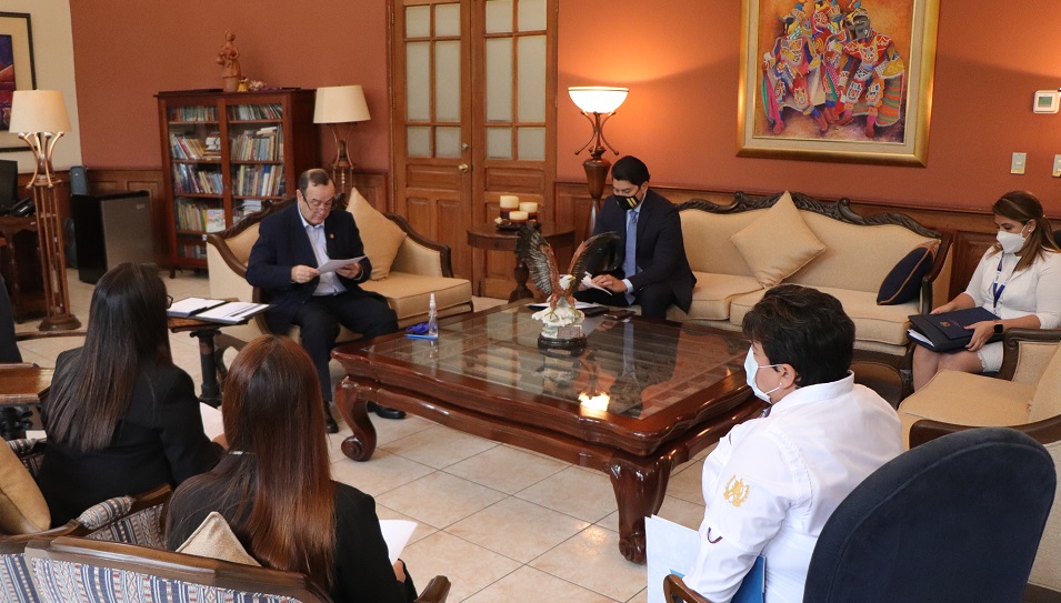 Gobierno le apuesta al regreso seguro a clases con plan de vacunación