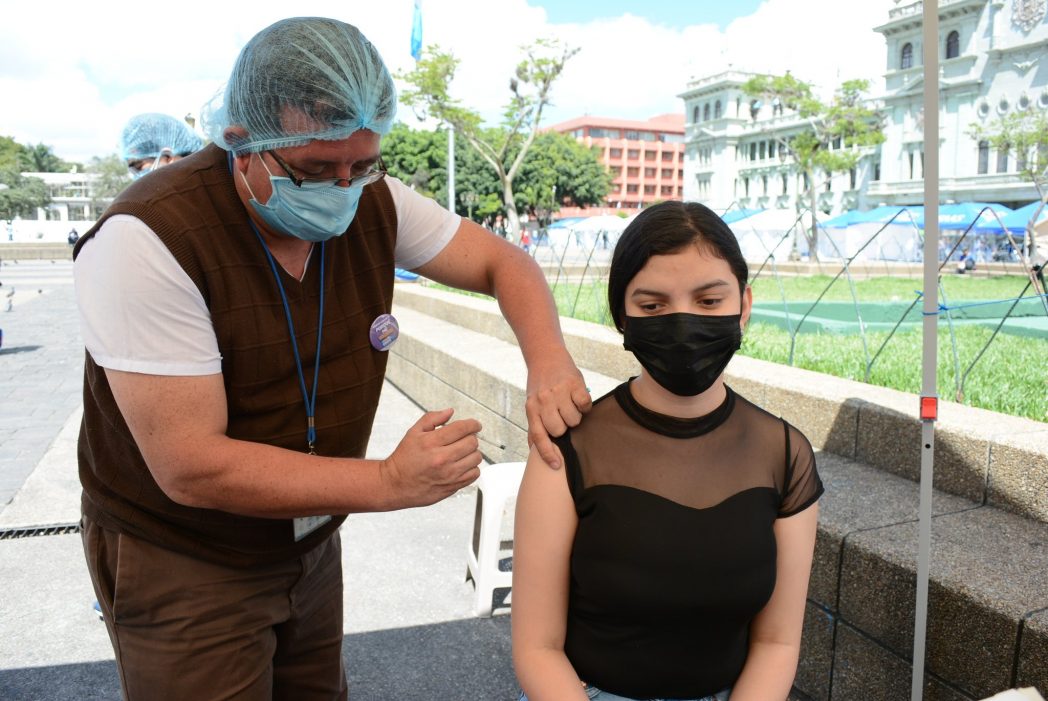 Lanzan vacunación contra virus del papiloma humano para prevenir cáncer cervicouterino