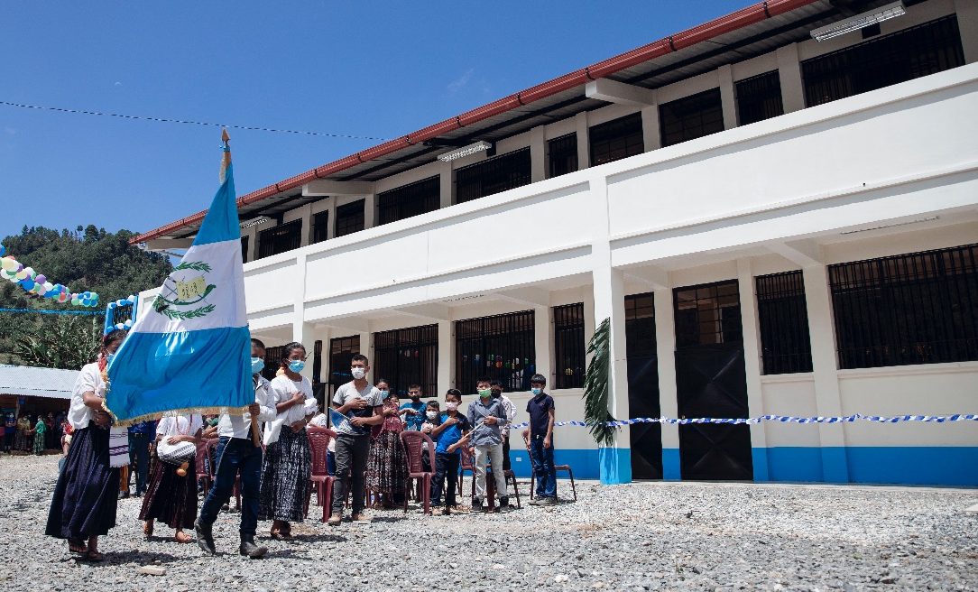 Ampliación de escuela rural contribuye al desarrollo de San Juan Chamelco