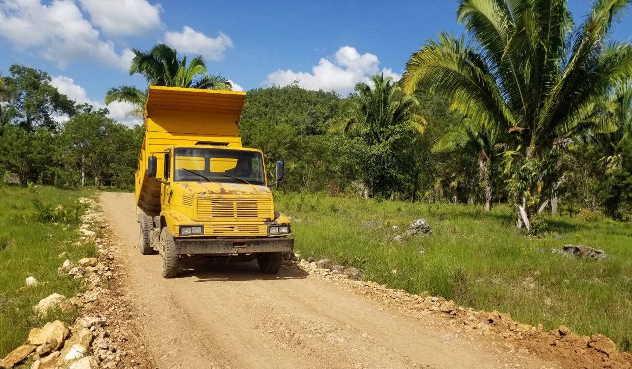 Continúa mejora de carreteras terciarias en Petén