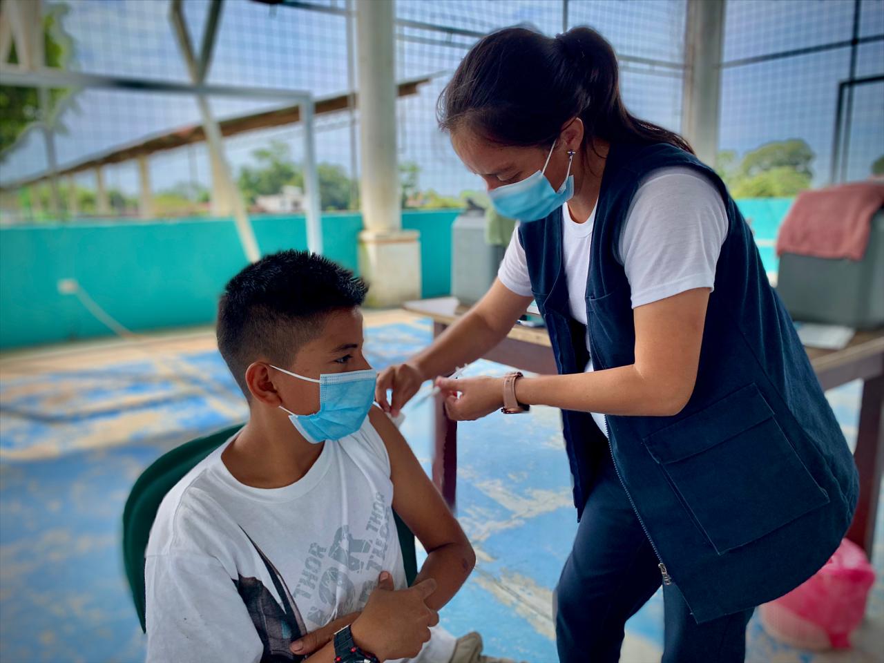 Administran dosis de la vacuna contra el coronavirus en San Felipe, Retalhuleu