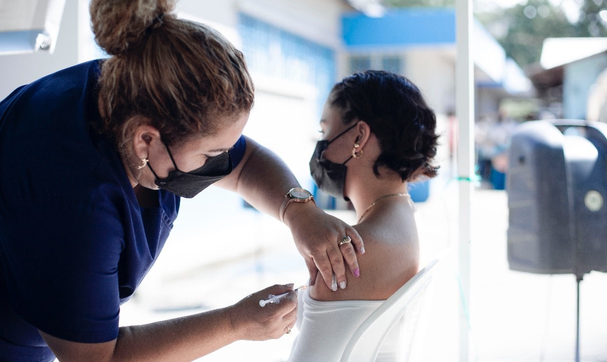 Área de Salud de Alta Verapaz espera vacunar contra el COVID-19 a más de 184 mil adolescentes