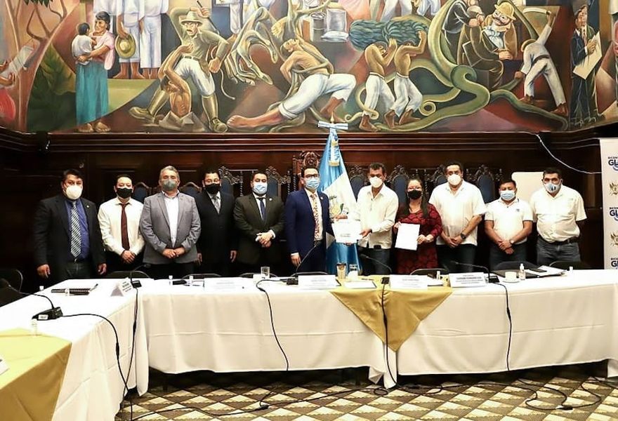 Unifican esfuerzos para la preservación del lago Petén Itzá