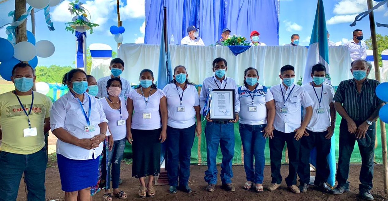 Oficializan a comunidad agraria La Bendición como parte de Champerico