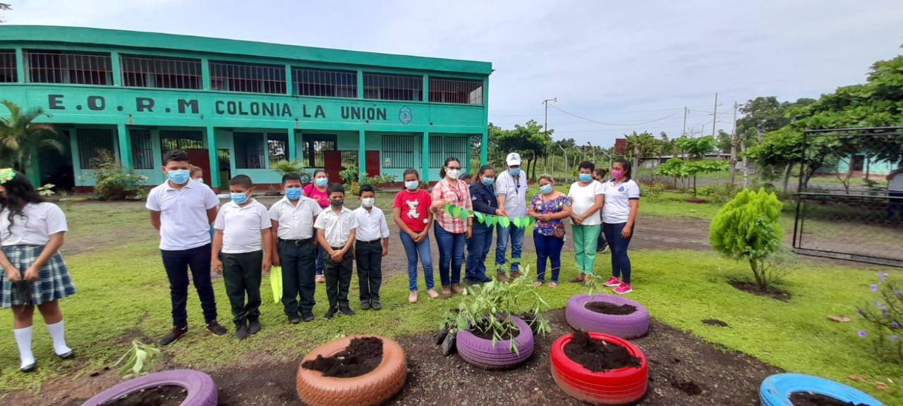 Inauguran huerto medicinal en escuela de Escuintla
