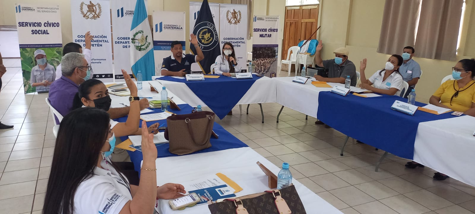 Comparten información sobre distribución de jóvenes en Servicio Cívico de Petén