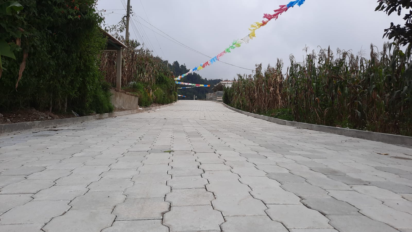 Más tramos dejan de ser de terracería en Sololá