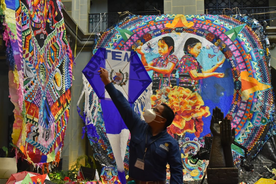 Festival de Barriletes Gigantes, colorido arte y tradición en Guatemala