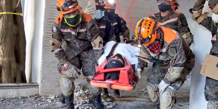 Destacan labor humanitaria de soldados en el marco del Día Internacional para la Reducción del Riesgo de Desastres