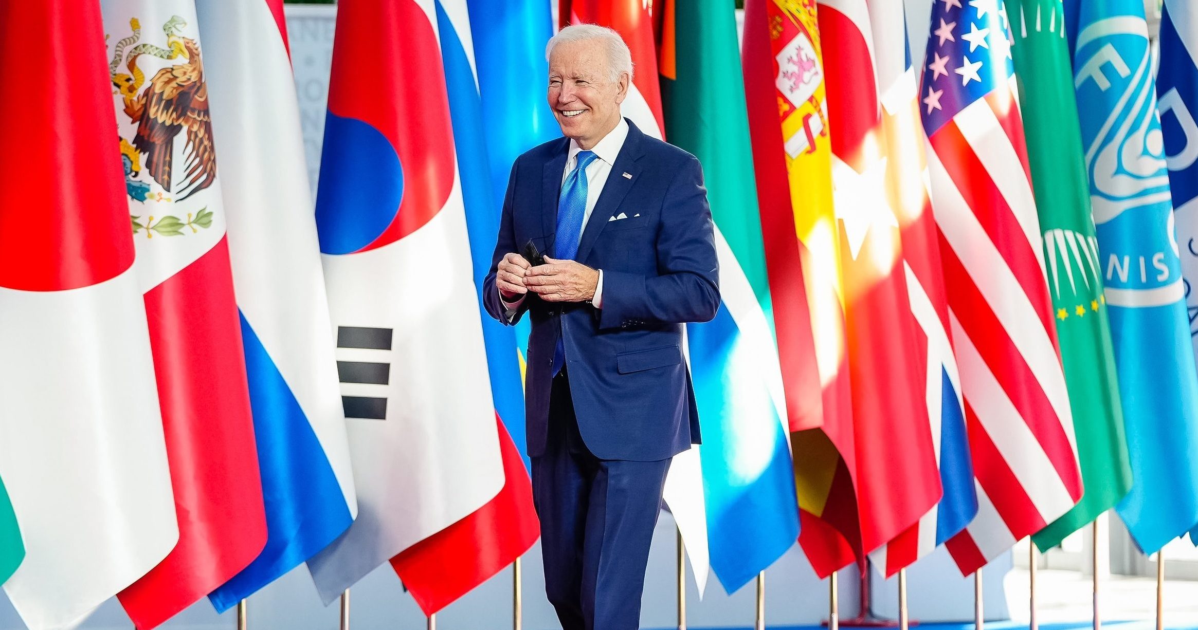 Biden pide a sus socios esfuerzos para resolver la escasez de suministros