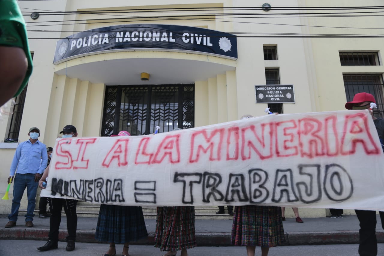 Pobladores agradecen a la PNC por acciones de seguridad en El Estor