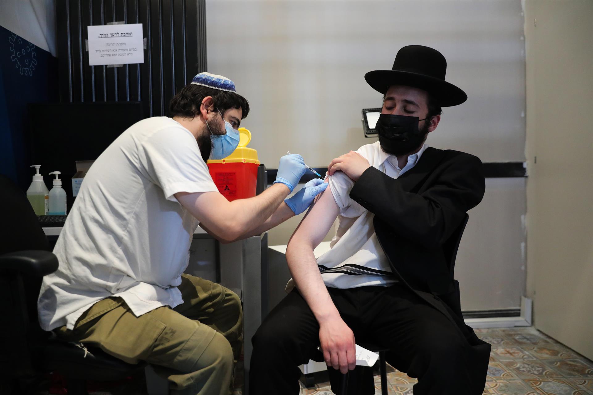 Israel activa el nuevo “pase verde” con QR para recuperados o con tres dosis