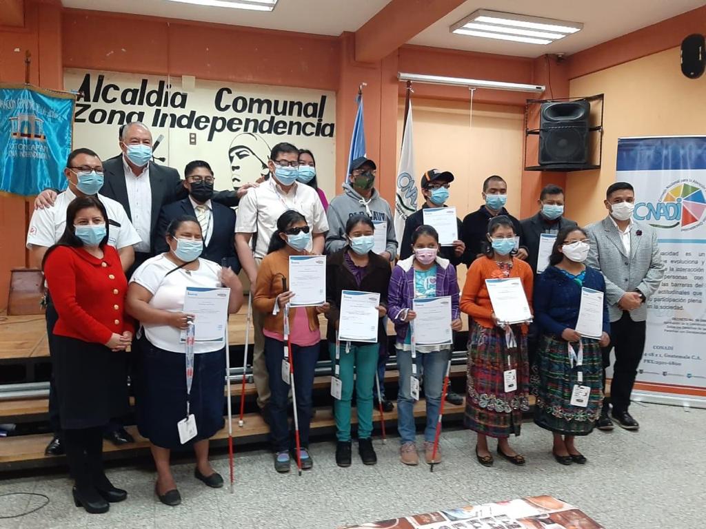 Totonicapán: finalizan proyecto de alfabetización digital destinado a personas con discapacidad visual