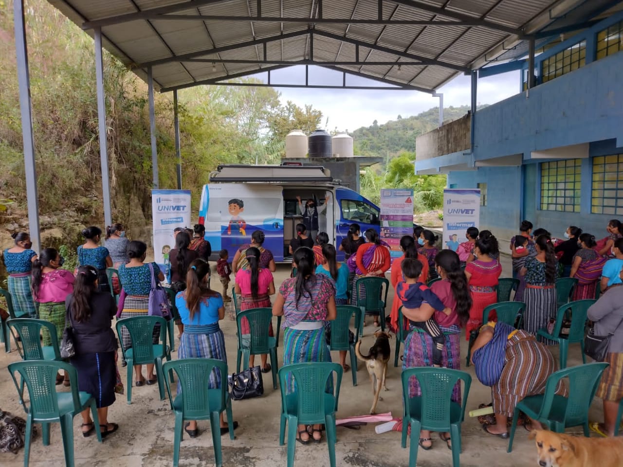 A través de las UNIVET se asiste a las mujeres guatemaltecas sobre la importancia de la prevención de la violencia en todas sus manifestaciones.
