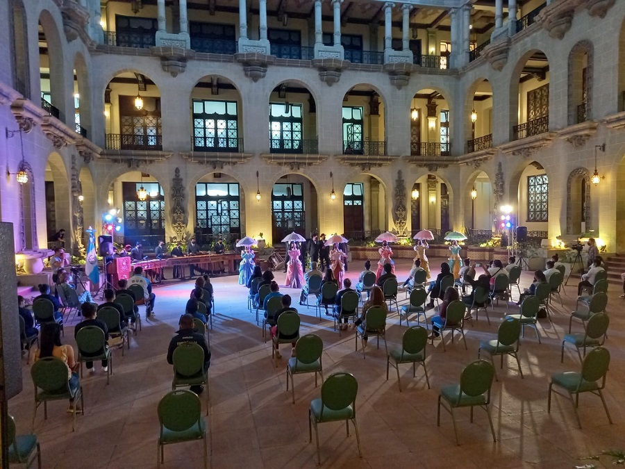 Ballet en el Patio de la Paz