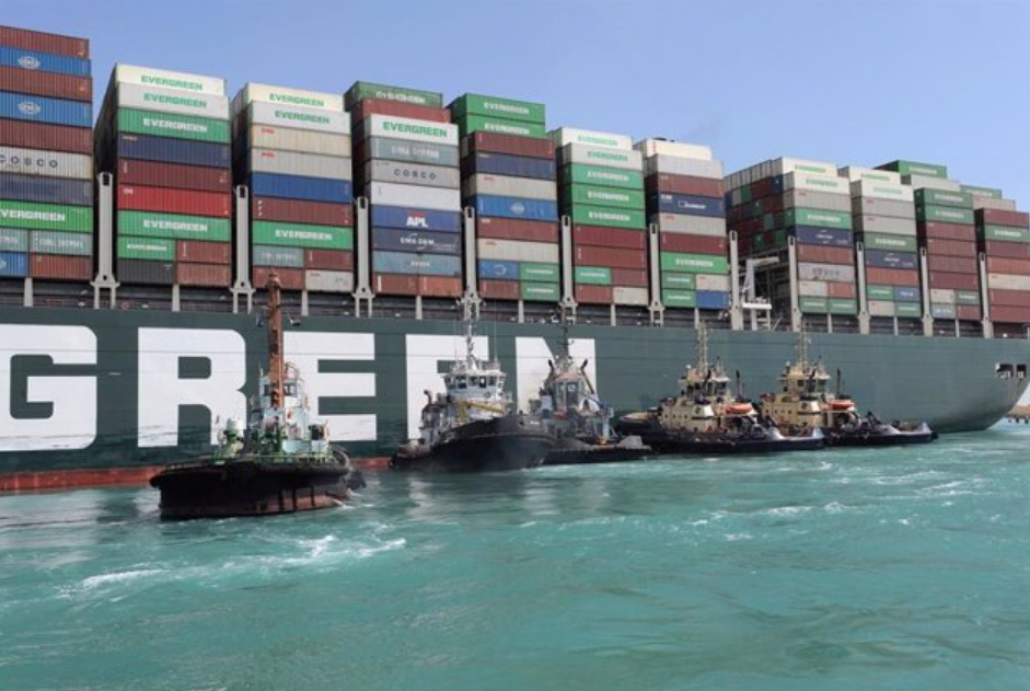 Canal de Suez congelará en 2022 tarifas para el transporte de gas natural