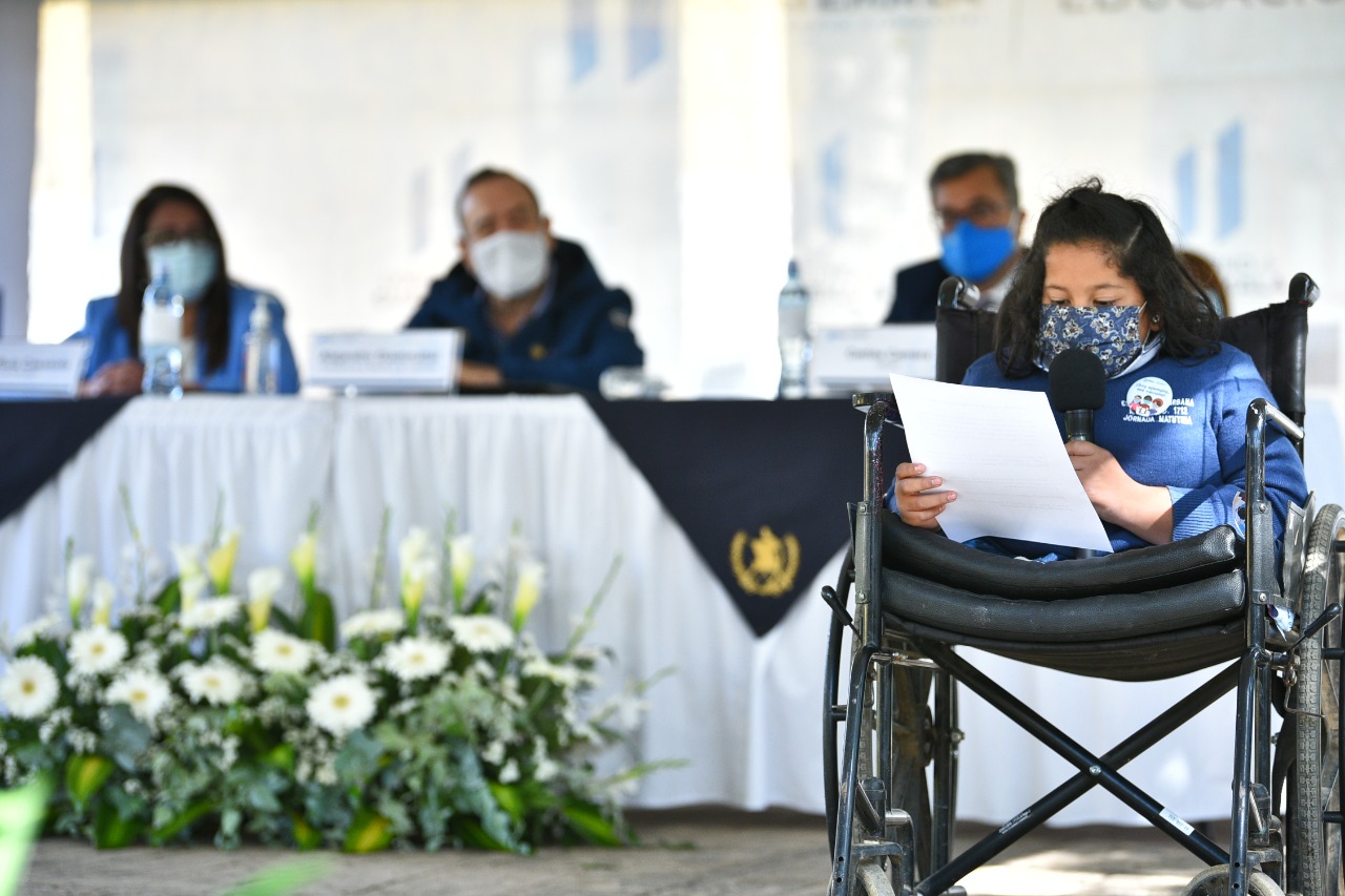 Leslie: Con el inicio de la vacunación de estudiantes “se abre la puerta de la esperanza”