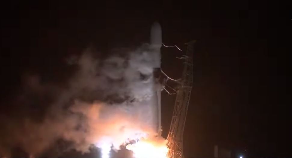 La NASA lanza nave espacial que impactará con un asteroide para desviarlo