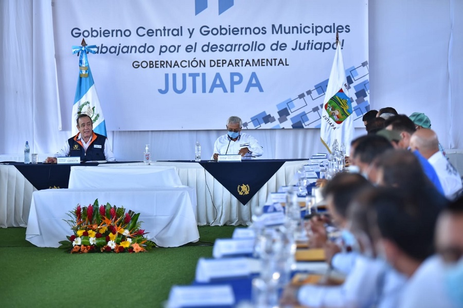 Presidente Giammattei se reúne con alcaldes de Jutiapa