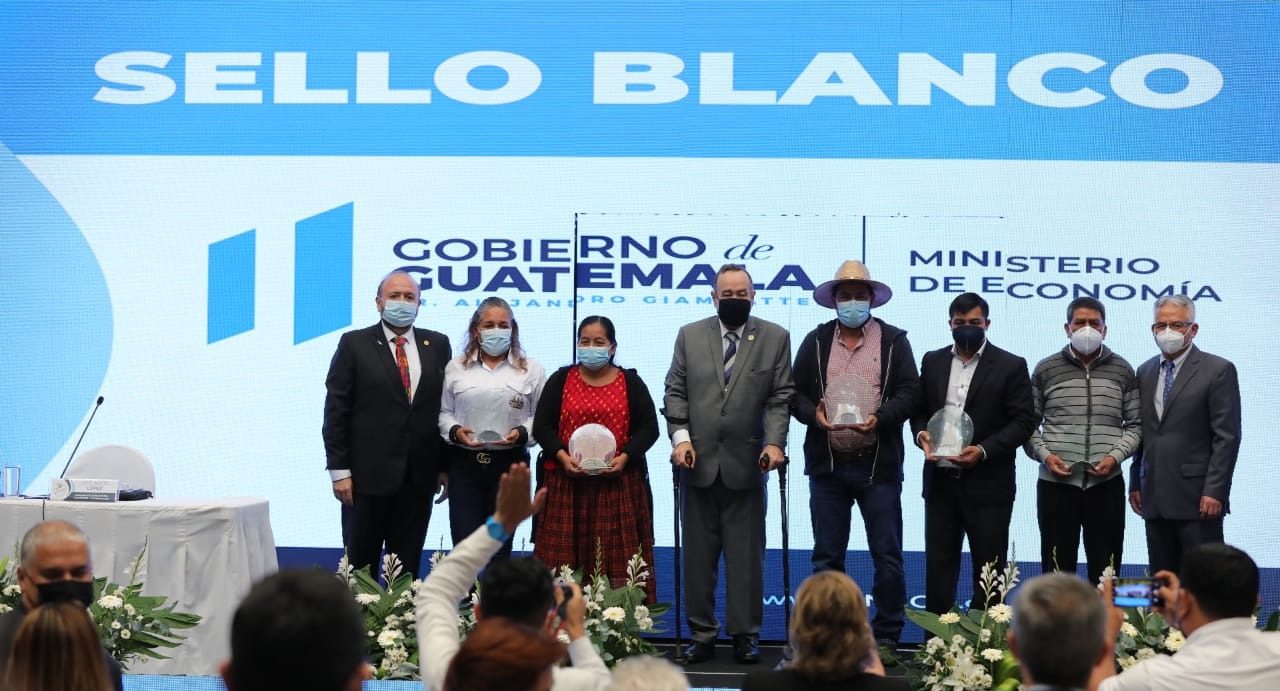 Presidente Giammattei participa en lanzamiento del programa Sello Blanco