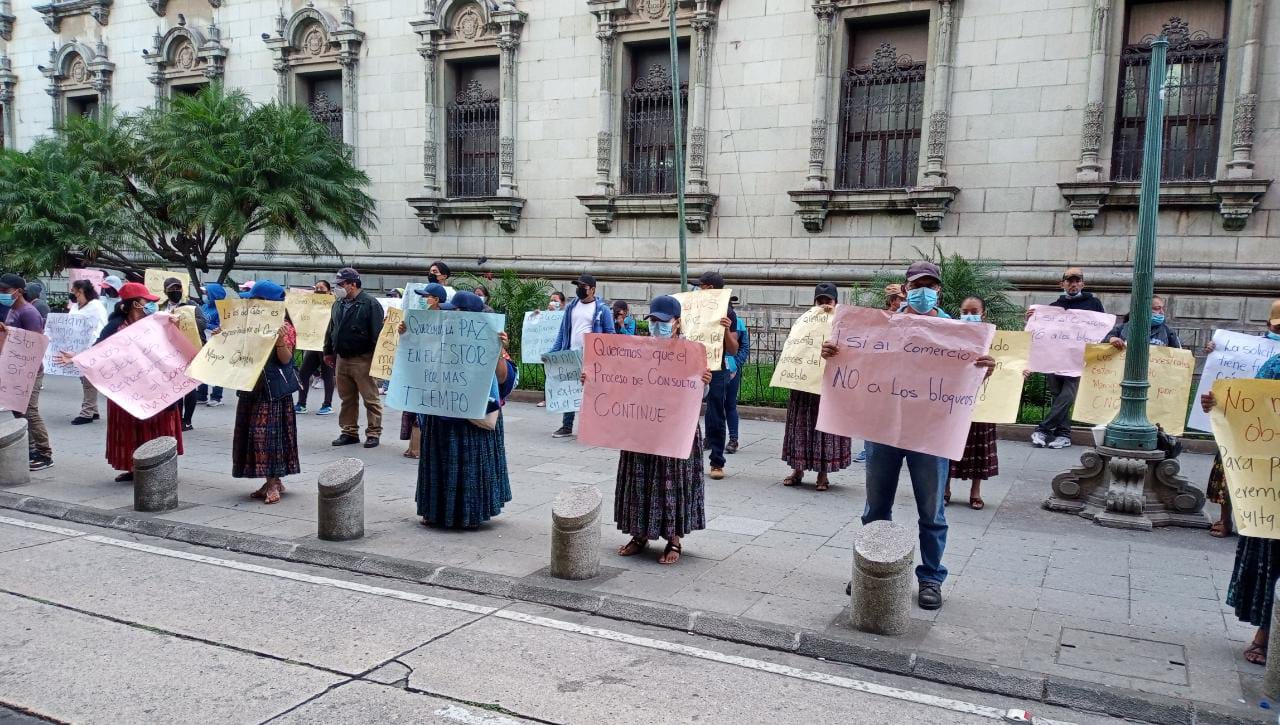 Pobladores de El Estor agradecen apoyo del Gobierno por acciones para recobrar la paz social y gobernabilidad