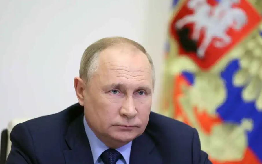 Putin recibe la vacuna nasal rusa contra el coronavirus