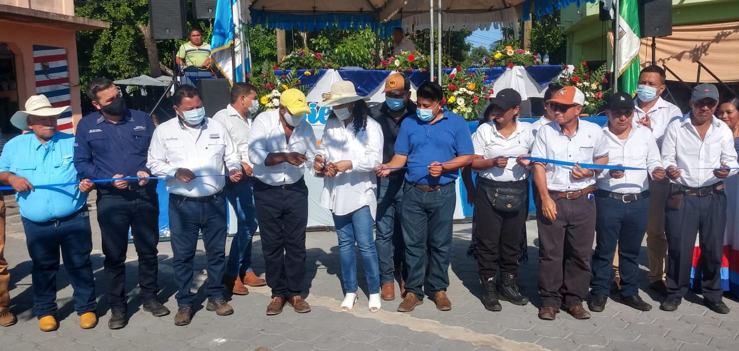 Codede entrega proyectos de desarrollo en Nueva Concepción
