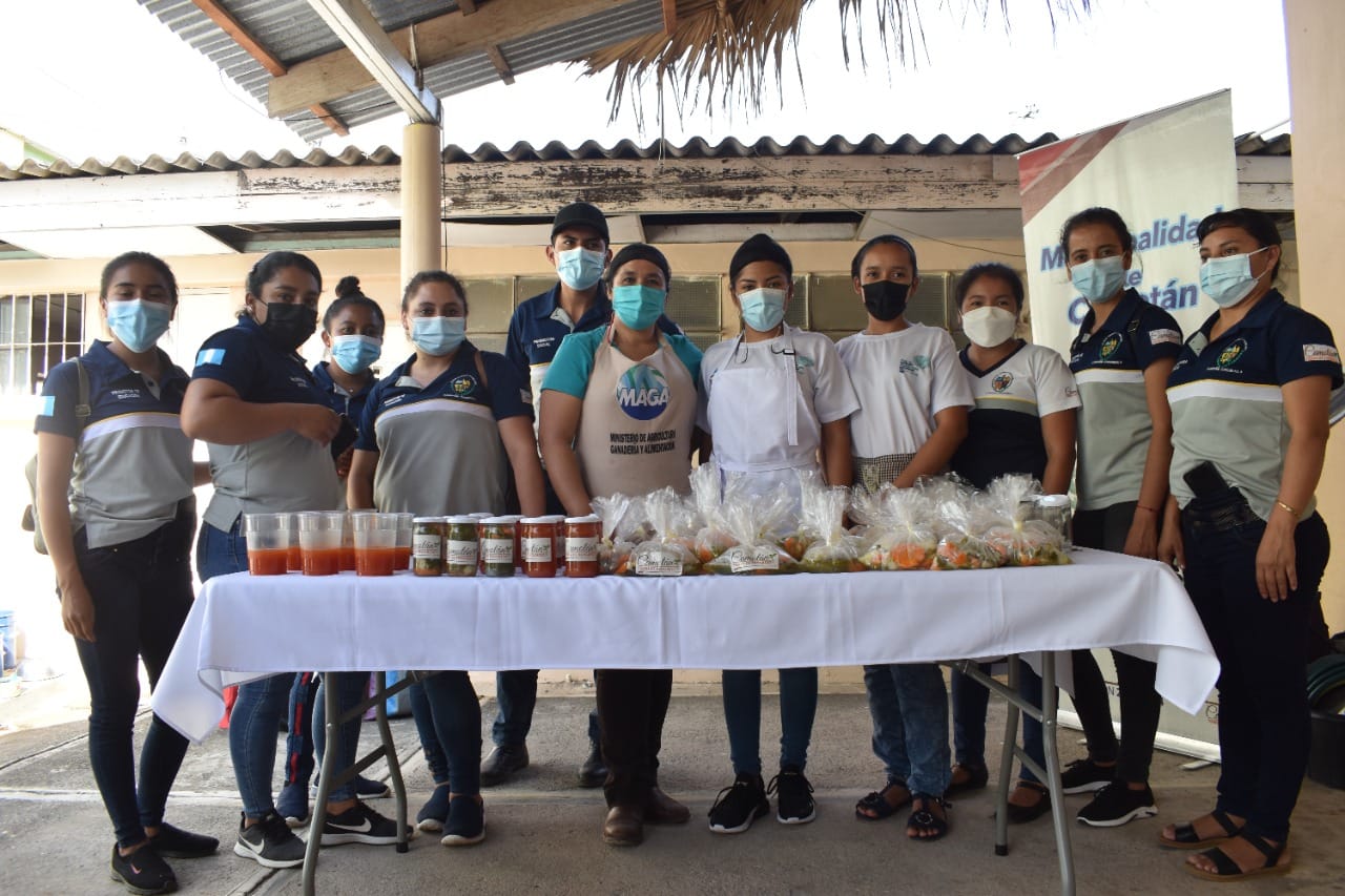 Hogar Seguro, Saludable y Sostenible, programa que promueve el empoderamiento de la mujer en Camotán