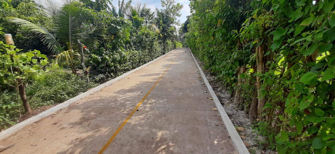 Continúa pavimentación de caminos rurales en El Asintal