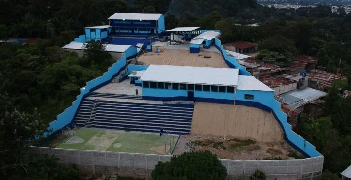UCEE remoza edificios escolares en Guatemala y Huehuetenango