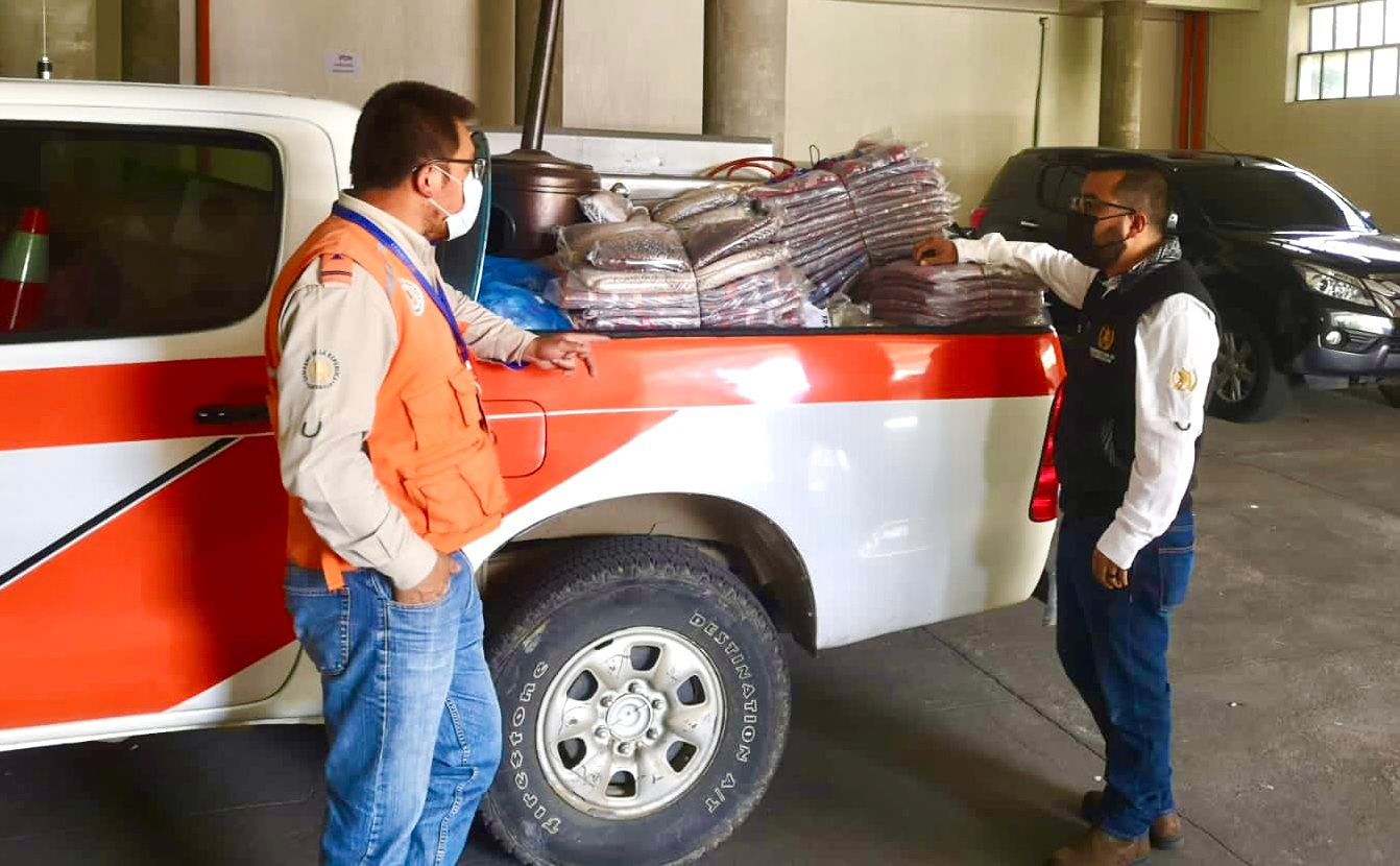 Equipan albergue que protegerá del frío a vecinos de Totonicapán