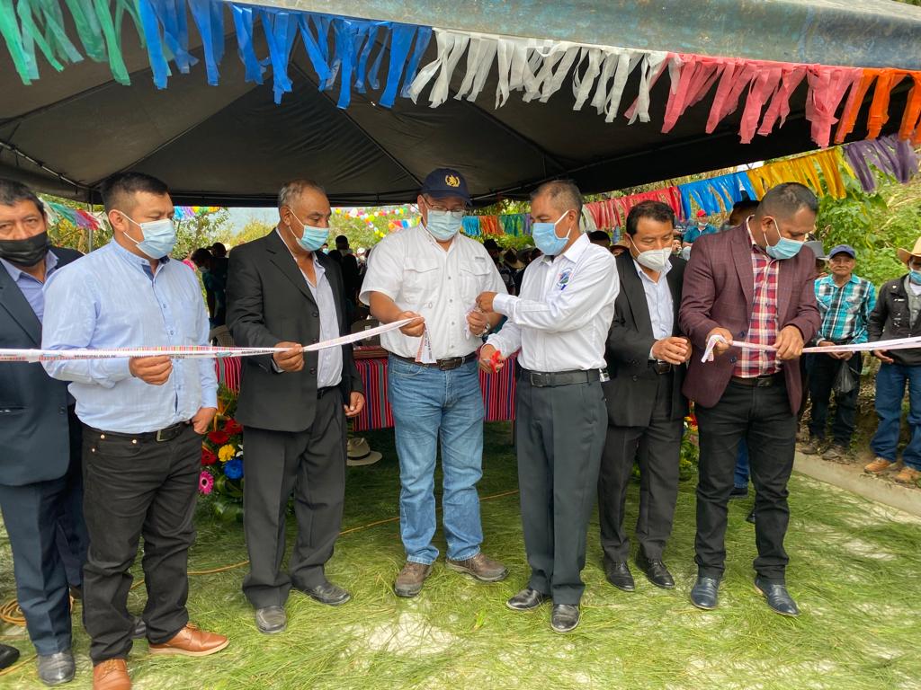 Inauguran camino rural en Sololá