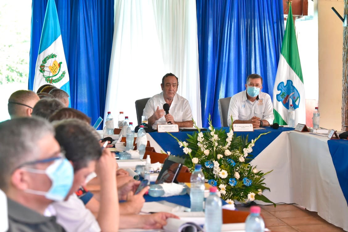 Gira presidencial: Presidente inicia reunión de trabajo con alcaldes de Retalhuleu