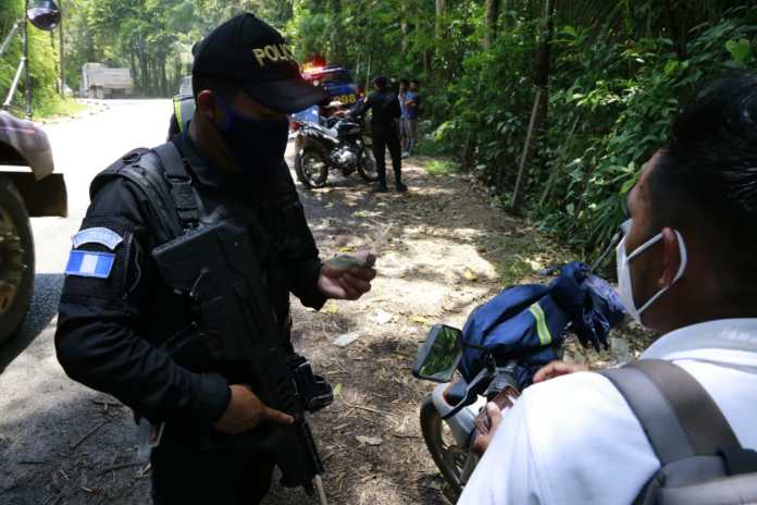 Publican disposiciones por estado de prevención en El Estor, Izabal