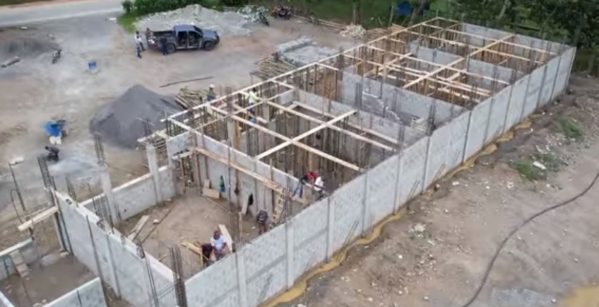Avanza construcción del instituto de educación básica de Telemán