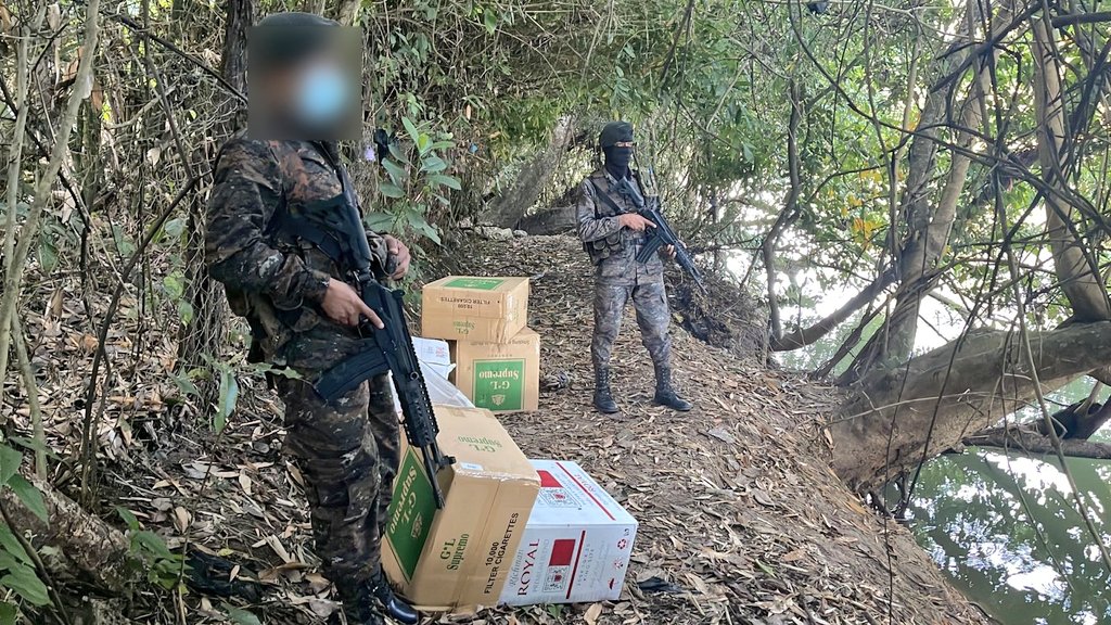Ejército localiza cigarrillos de contrabando valorados en más de 105 mil quetzales