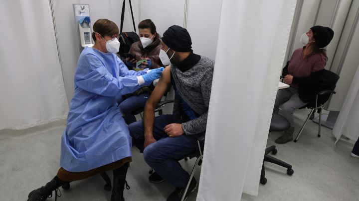 Madrid registra primer caso de ómicron por transmisión comunitaria en España