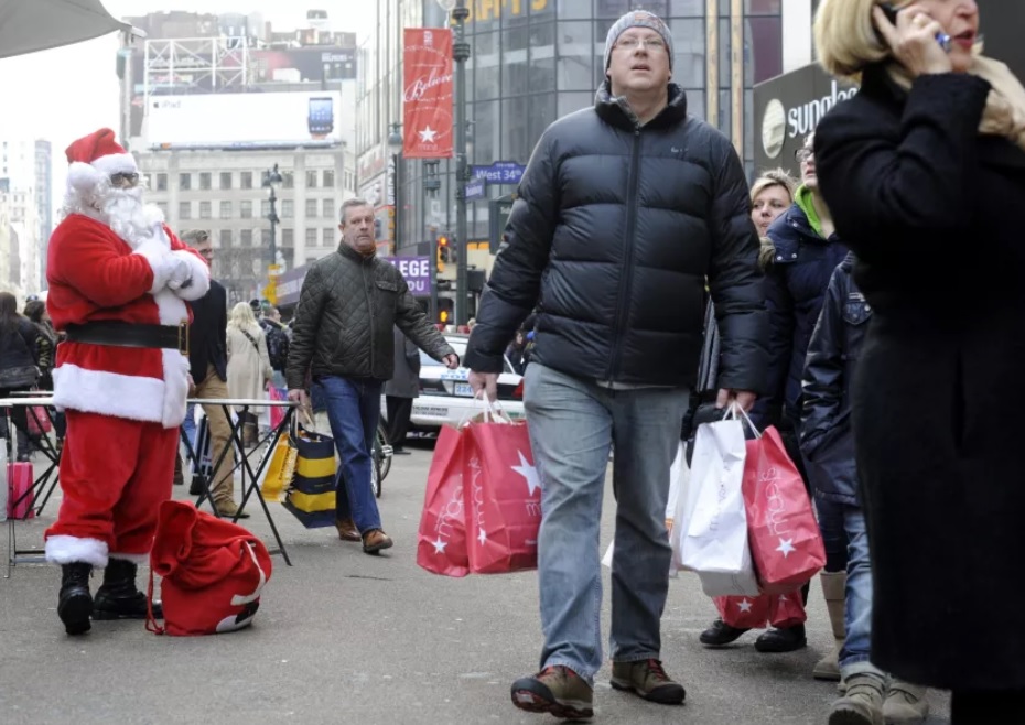 Compras de estadounidenses crecen 8.5 % en esta temporada navideña
