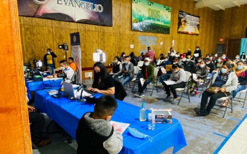 Decenas de guatemaltecos acudieron a hacer trámites en las 27 jornadas de Consulados Móviles que se organizaron este año en Estados Unidos.