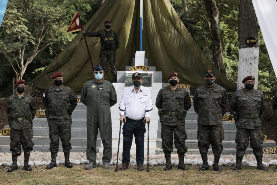 Presidente verifica remozamiento de destacamentos militares en el norte del país