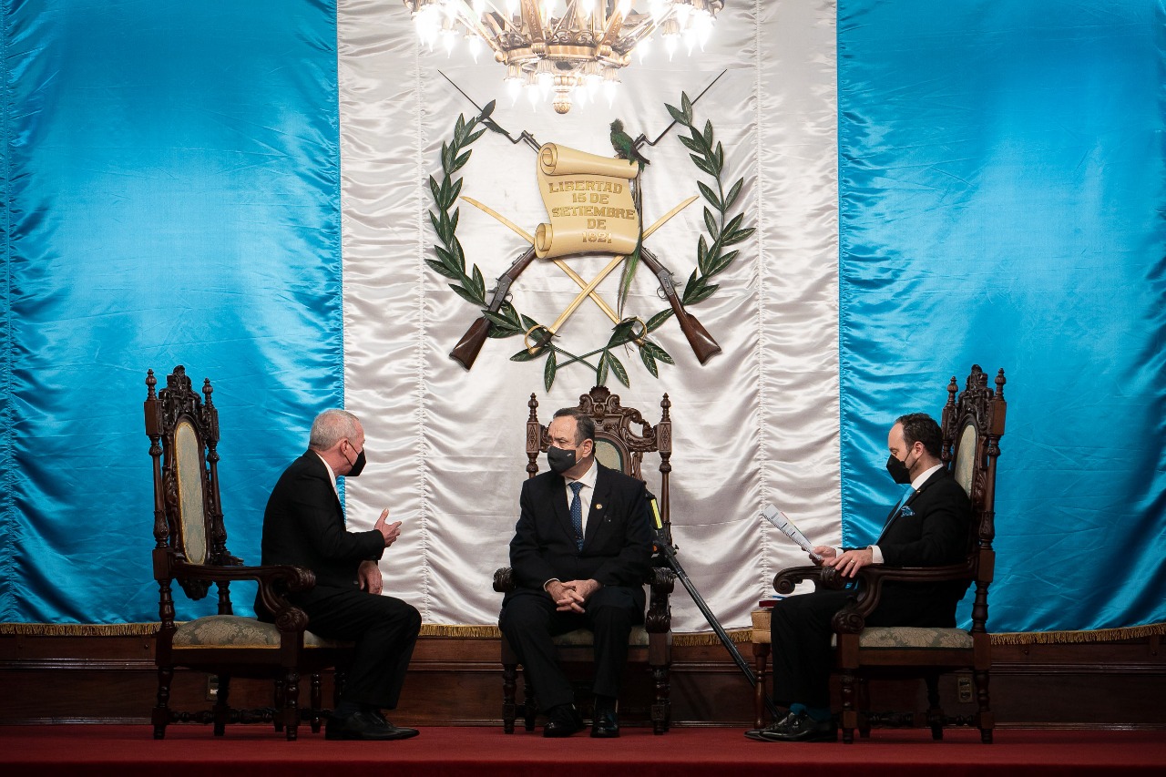Nuevos embajadores presentan cartas credenciales