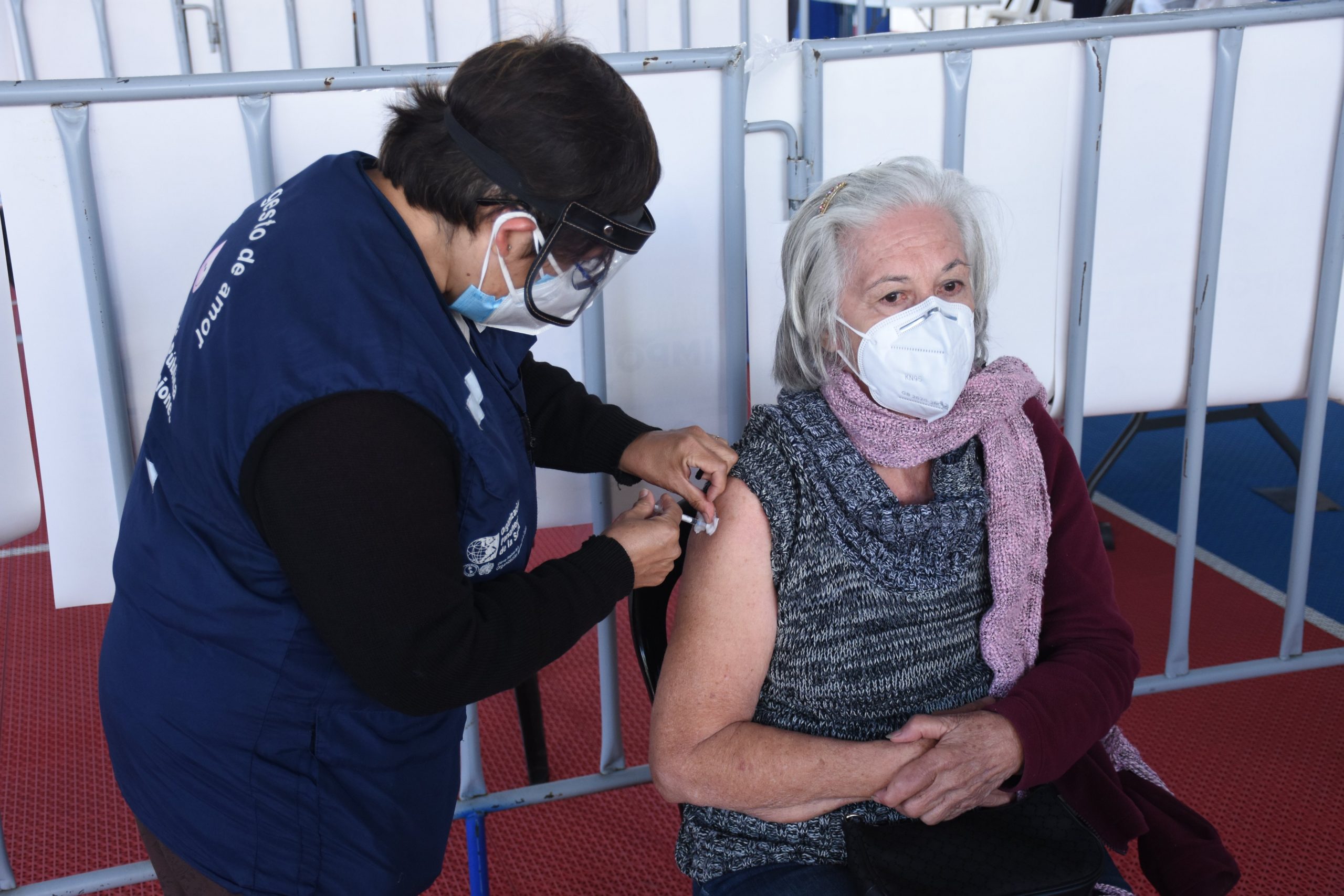 MSPAS ha aplicado más de mil 100 dosis de refuerzo contra COVID-19