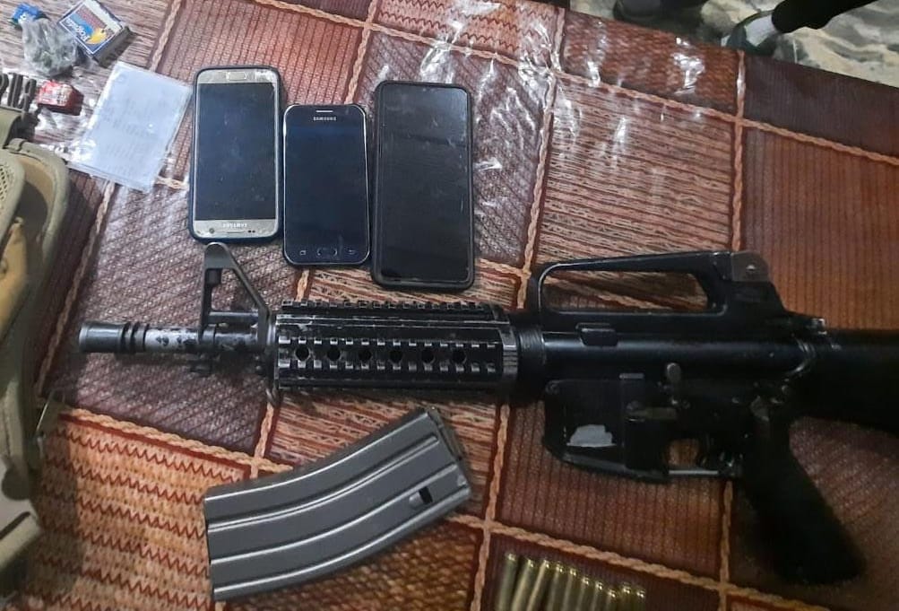 Policía detiene a tres personas e incauta un fusil en Nahualá