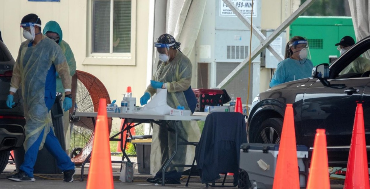 Puesto de toma de muestras de COVID-19 en Florida.