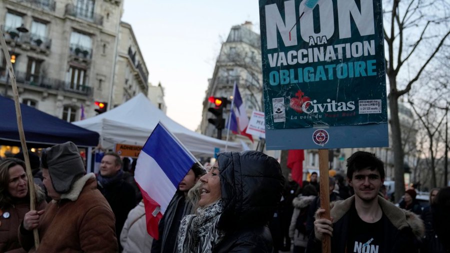 El Gobierno francés prepara una ley en la que se impondrá la obligatoriedad de la vacuna para obtener el pase sanitario.