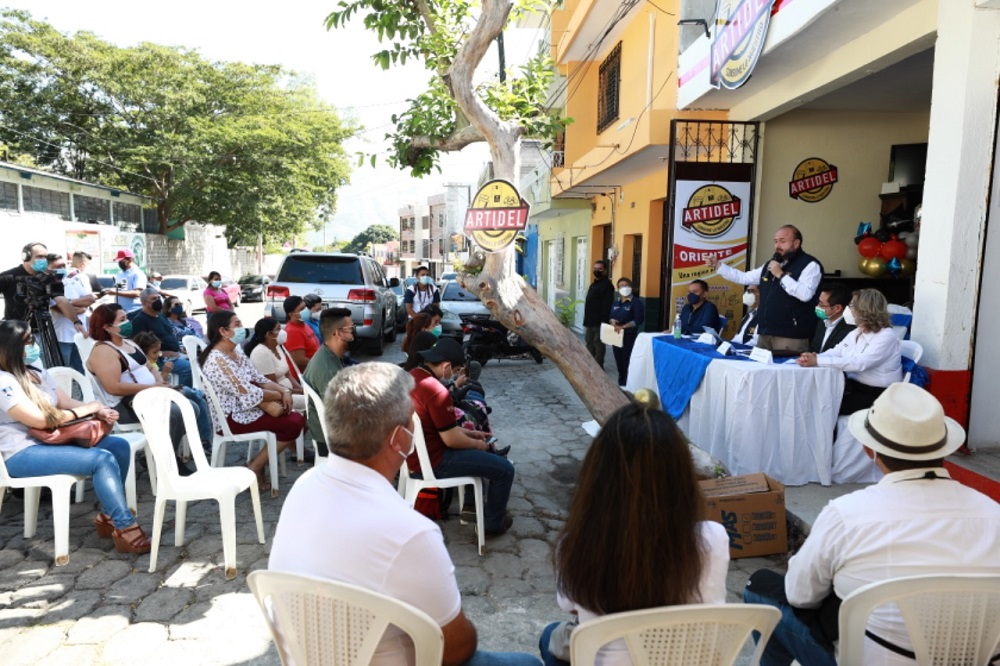 Sesenta emprendedores abren negocios en tres departamentos