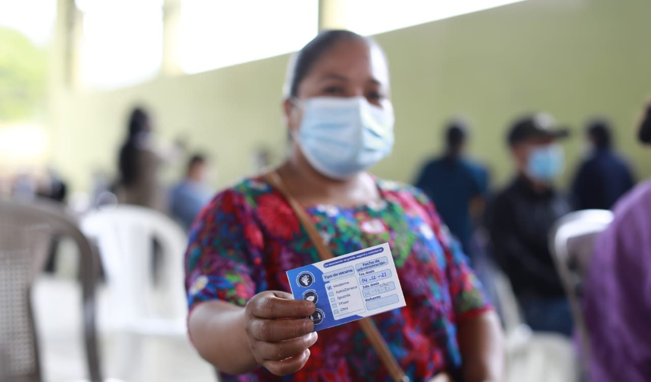 Impulsan jornada de vacunación integral en San Miguel Tucurú, Alta Verapaz