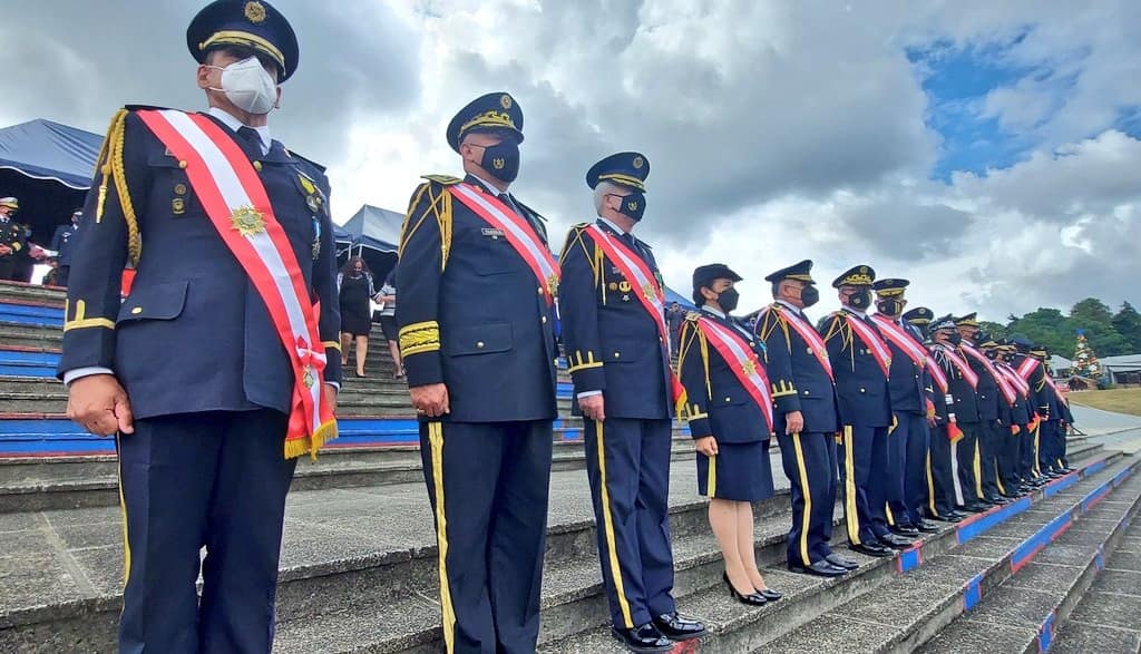 Reconocen labor de oficiales del Ejército de promoción 111