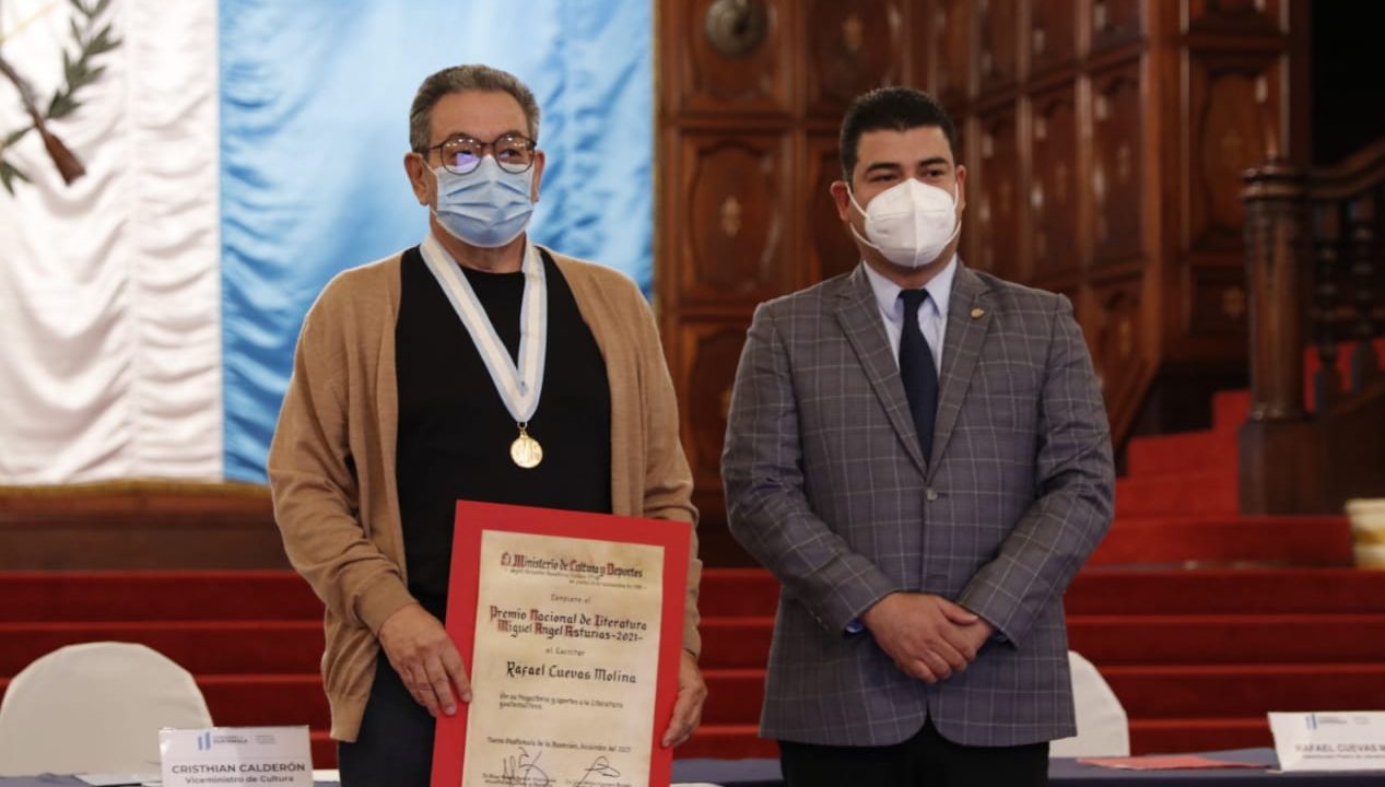 Ministerio de Cultura y Deportes entrega Premio Nacional de Literatura a Rafael Cuevas Molina