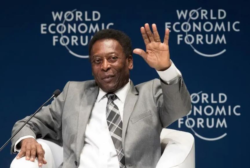 Pelé es hospitalizado para continuar tratamiento de quimioterapia